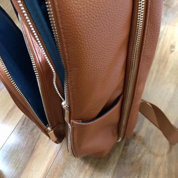 ✨EXCLUSIVE✨YL🌱Essential Oil Backpack‼️ - Picture 4 of 11